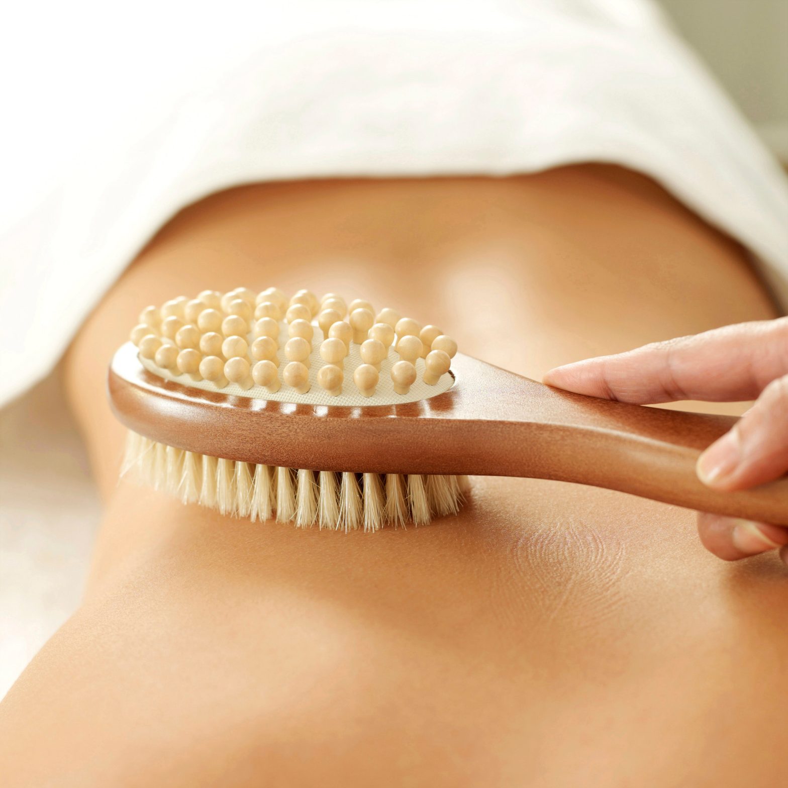 Dry Body Brushing – A Simple Daily Ritual That Activates Healing